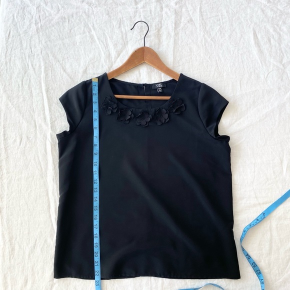 Chic by Jacob Black Blouse With Floral Detail - Picture 3 of 10